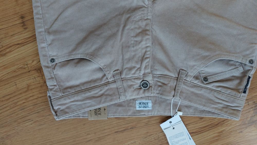 Вельветовые брюки от Armani Junior. Новые!