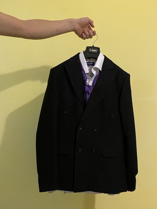 Кастюм новый продам