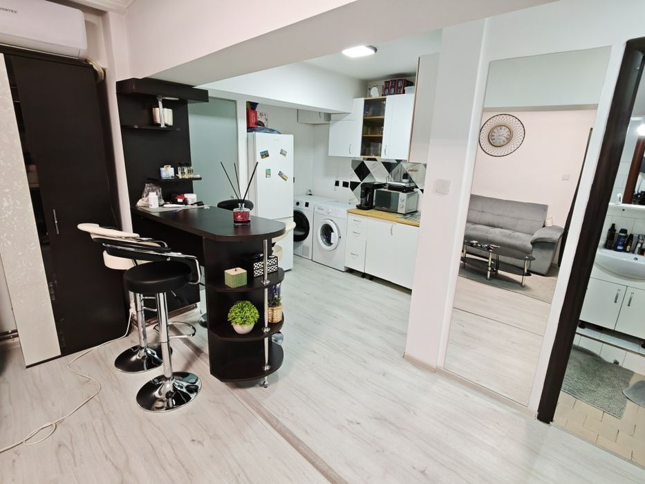 Apartament 2 camere Semidecomandat, Winmarkt