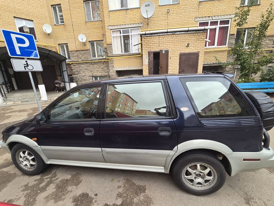 Продам машину Mitsubishi Chariot 1995г
