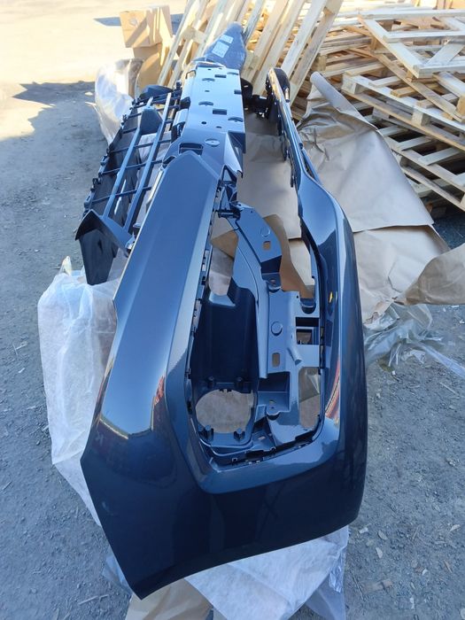 Бампер лада Веста в цвет