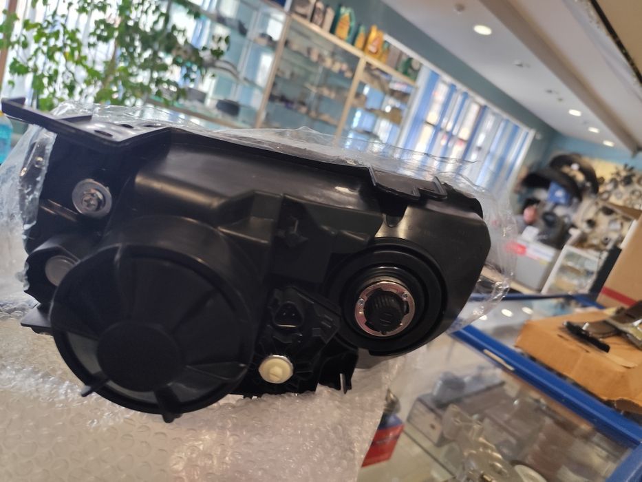 Фара левая Сузуки гранд Витара 2006 г