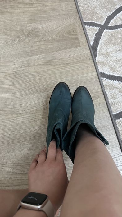 Продам ботинки женские