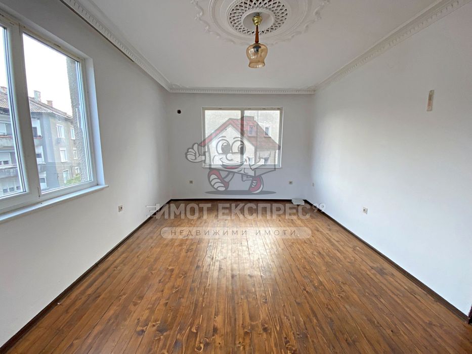 Дава се под наем Многостаен апартамент в Асеновград - 90 кв.м за 204 € - Снимка #2