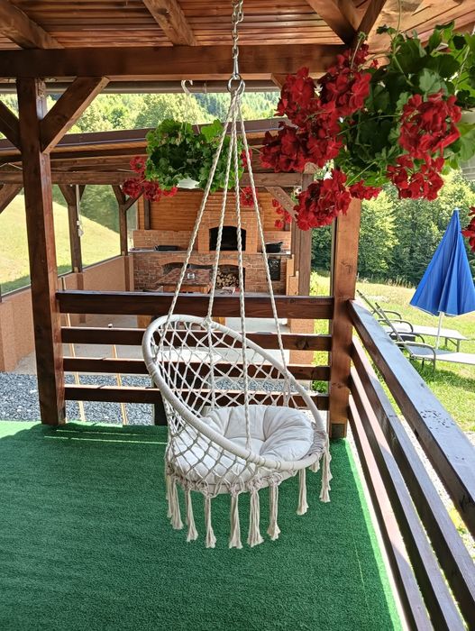 Casa De Pe Vale Câmpeni