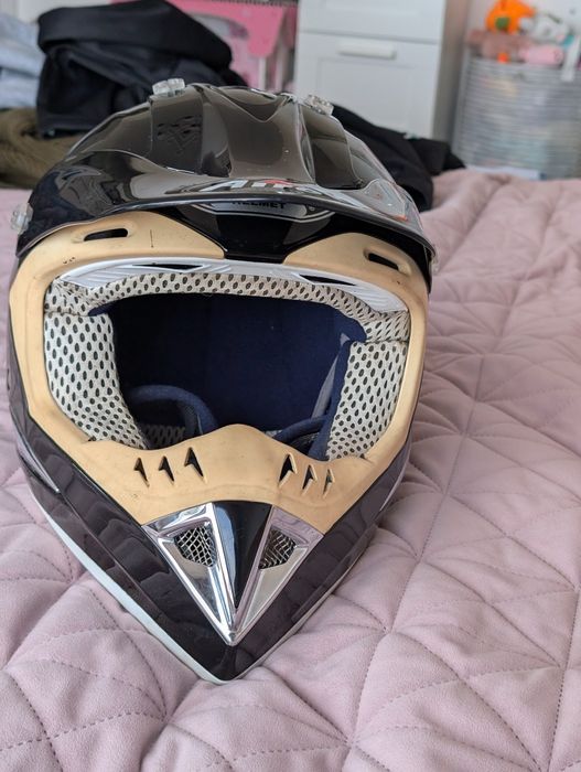 Каска за мотокрос Airoh размер М