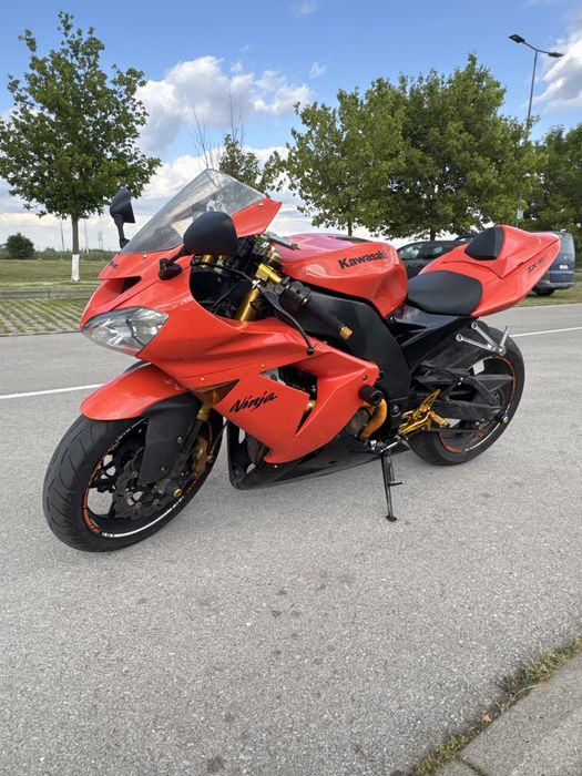 Kawasaki ZX-10R Gen 1 (2005) - Оригинален оранжев (Pearl Blazing Orange), спортна генерация, Ohlins демпфер. Ревизиран мотор