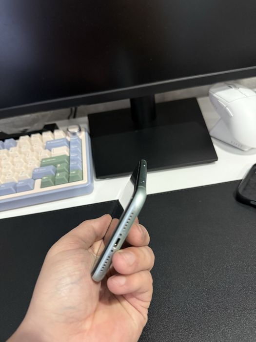 Продам iPhone 11