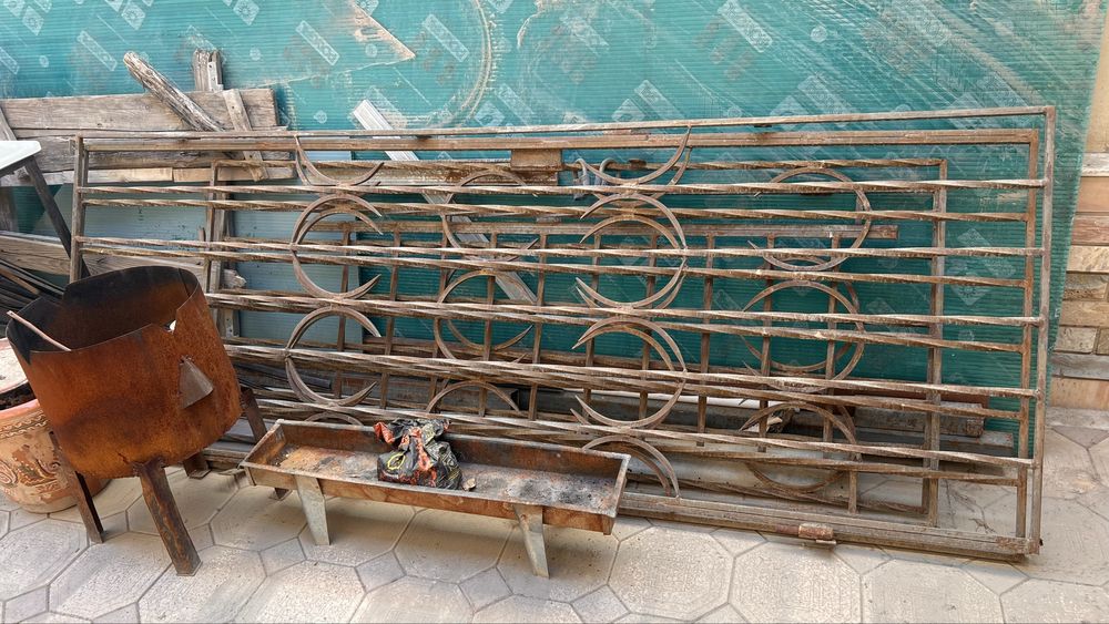 Решетки железные металл