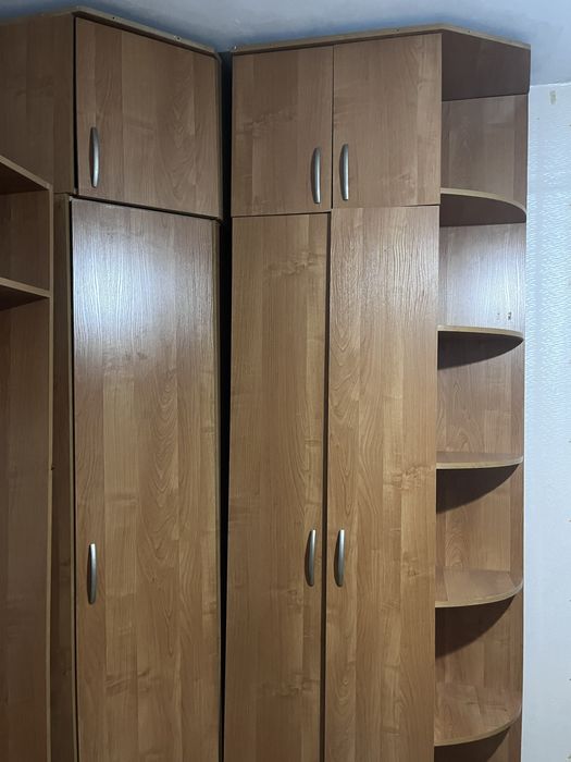 Продам 2 шкафа самовывоз