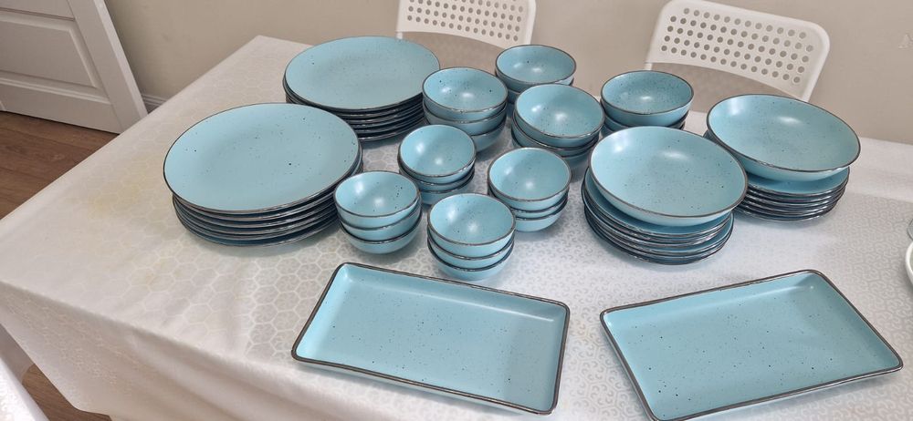 Стильный набор посуды