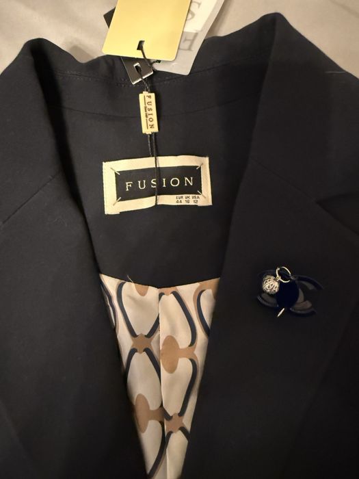 Костюм женский новый