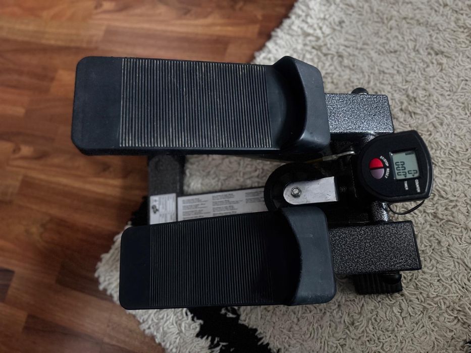 Mini stepper echipat cu display