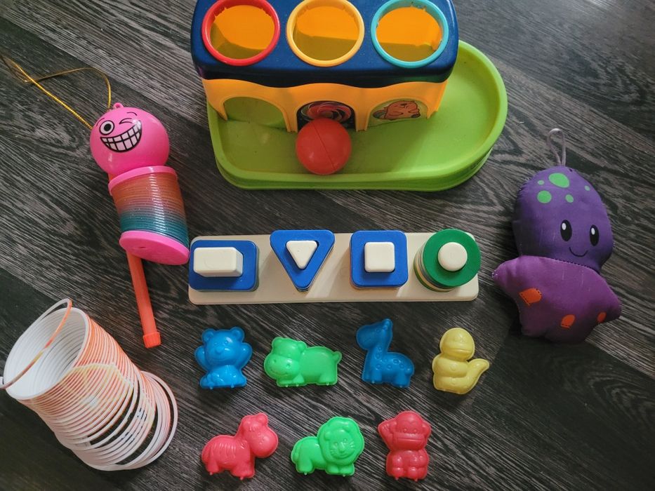Продам развивающие игрушки