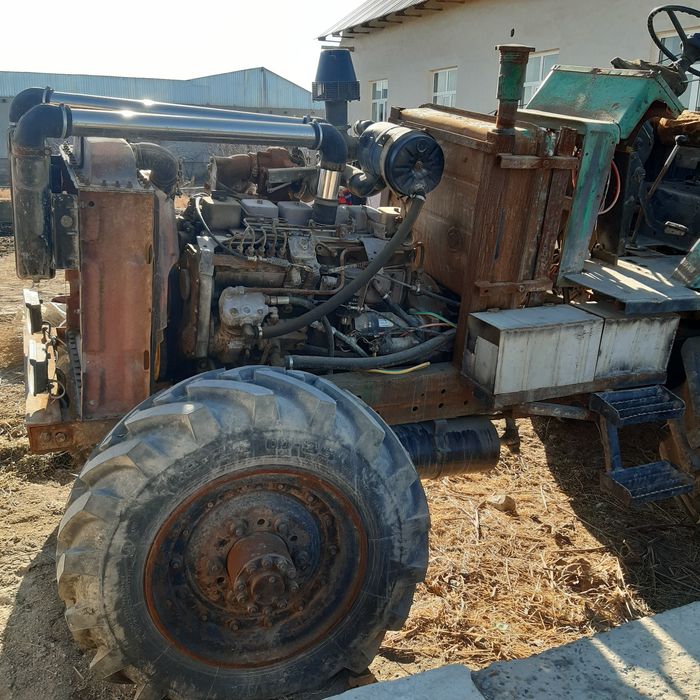 Трактор сотилади