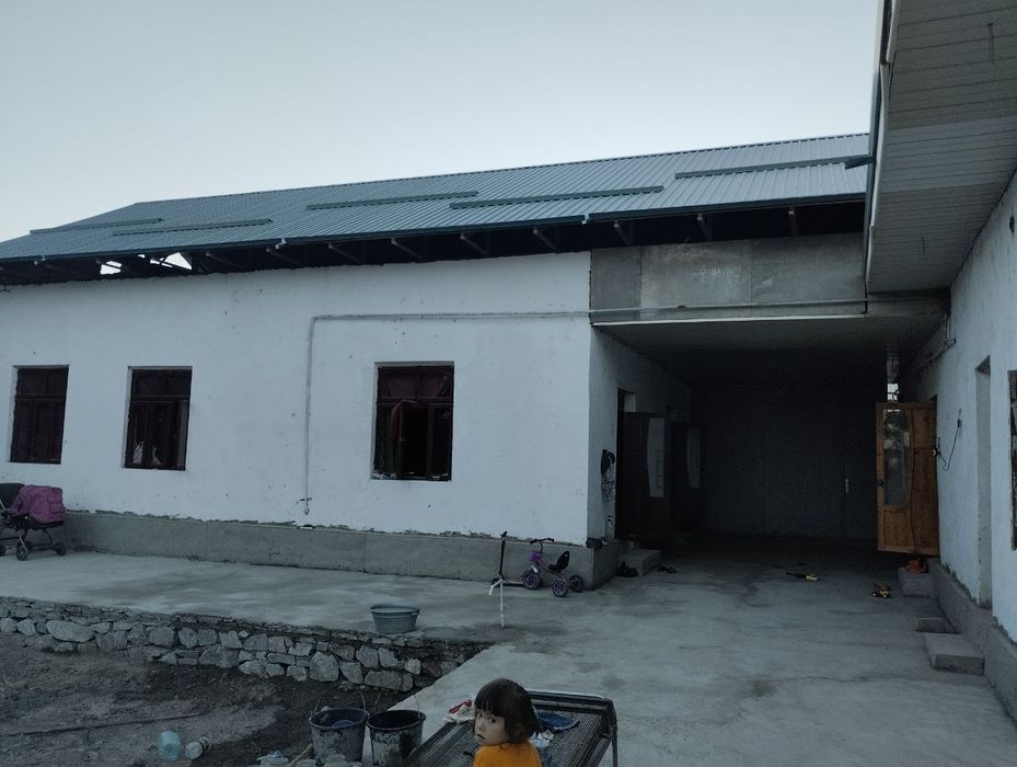 Hovli sotiladi narxi 400mln gaz sevet ichimlik suv muammo yoq