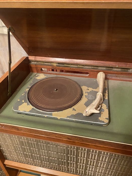 Радио грамофон Olympia 571