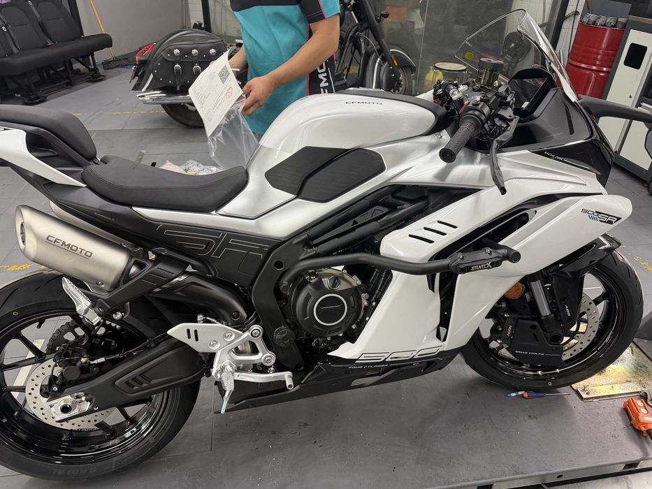 CFMoto 500SR 2026 белый и серый