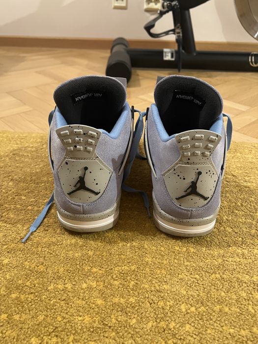 Air Jordan 4 Retro University Blue