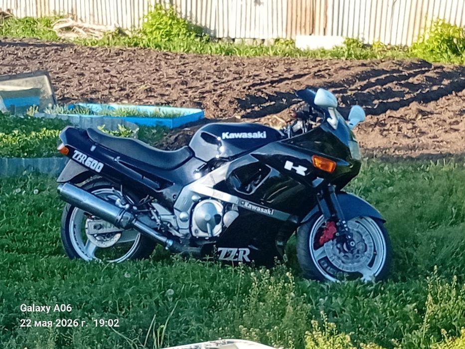 Мотоцикл Kawasaki zzr600