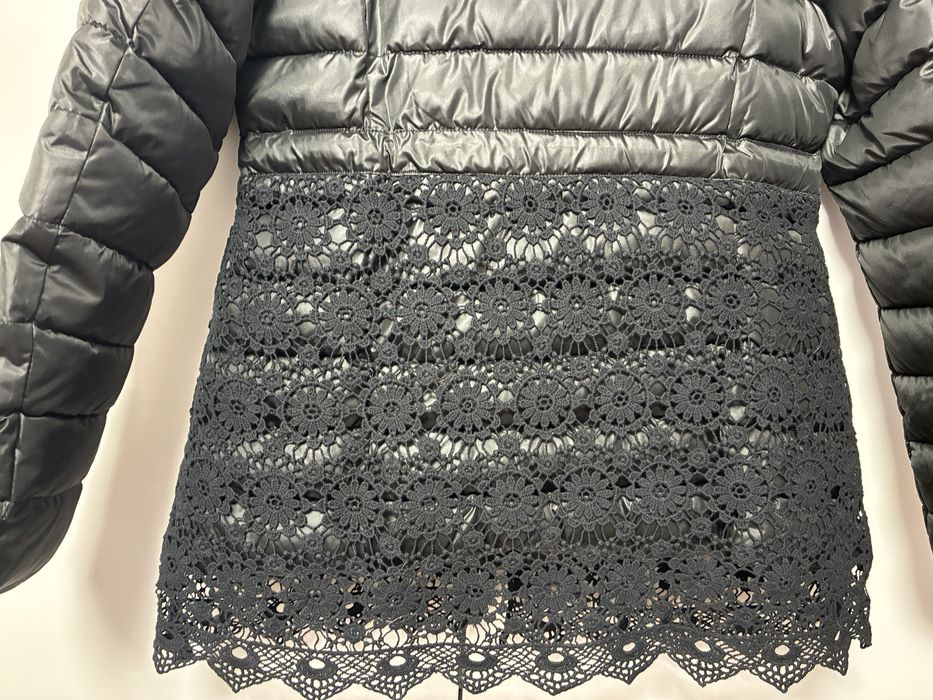 Черно яке с красива дантела