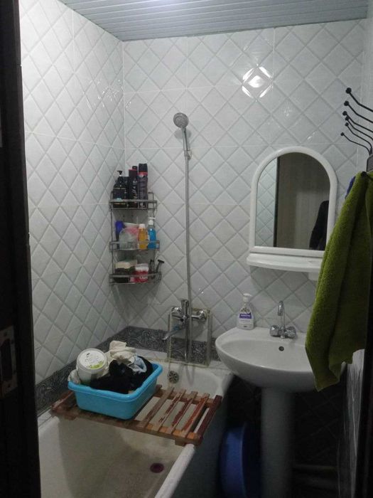 Срочно 3 хонали квартира сотилади