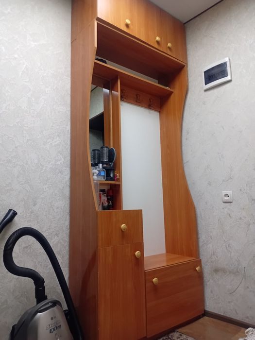 Стол стул, прихошка , кампьютер столи сотилади
