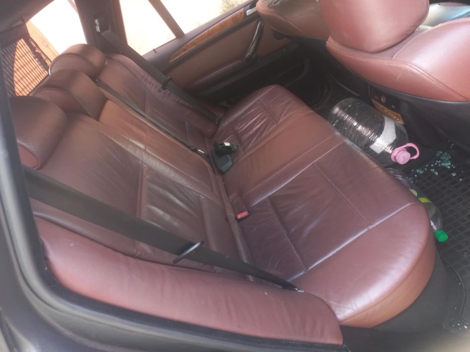 Продавам х5 е53 на части