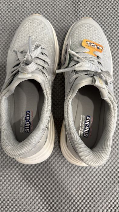 Новые кроссовки Sketchers