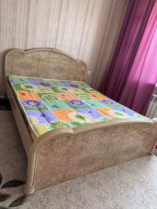 Продам кровать с матрасом!!