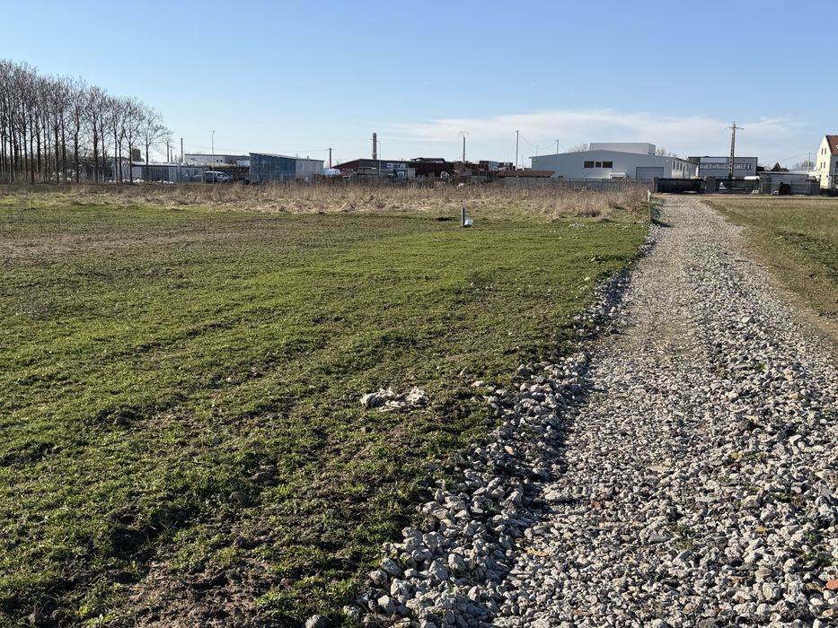 Teren intravilan pentru hala zona industriala