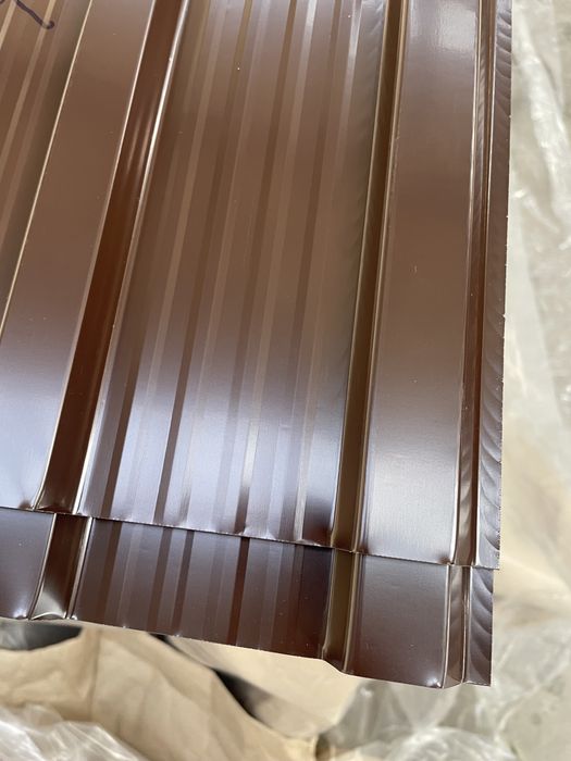 Vând tabla cutată cu cută pătrată si 4 valuri de 0,50 mm maro