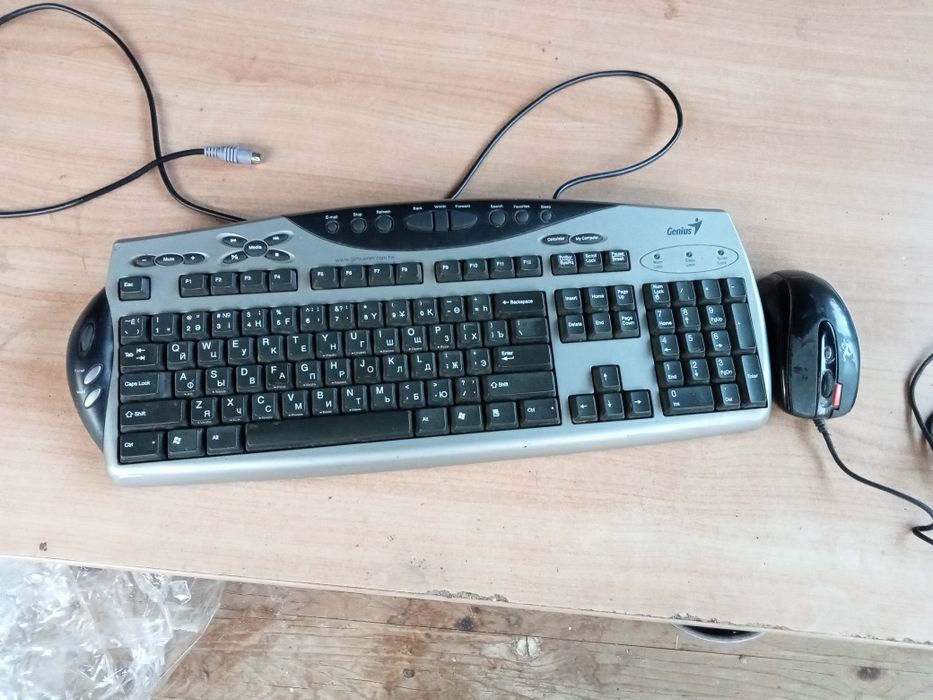 Продам клавиатуру проводную