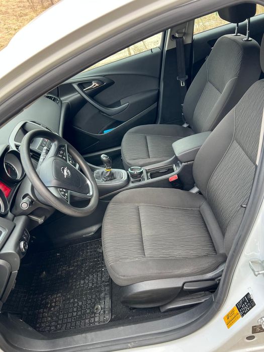 Vând Opel Astra 2015