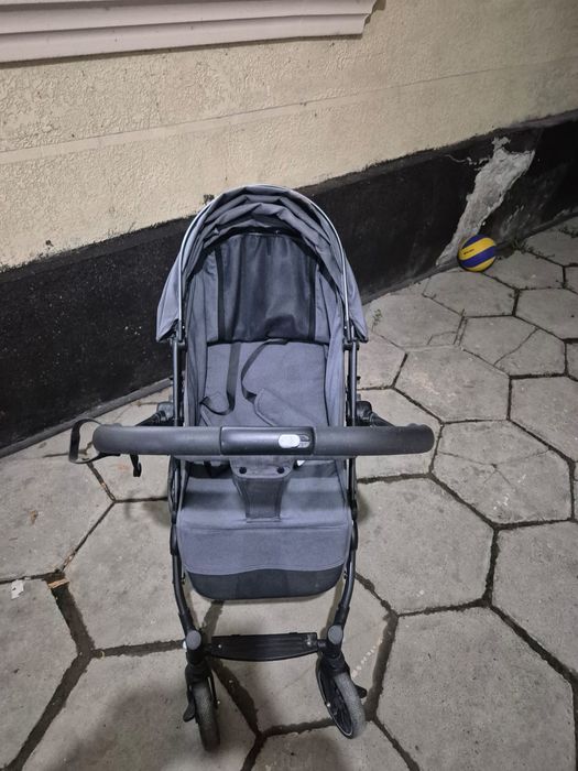 Продам детскую коляску