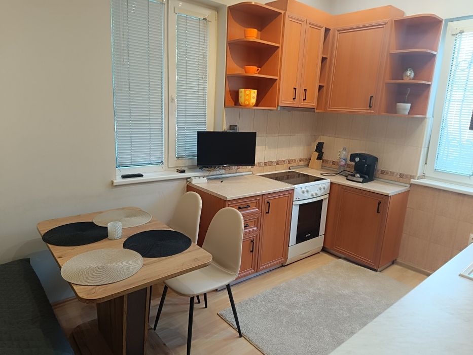 Дава се под наем Тристаен апартамент в Варна, Централна поща - 75 кв.м за 600 € - Снимка #11