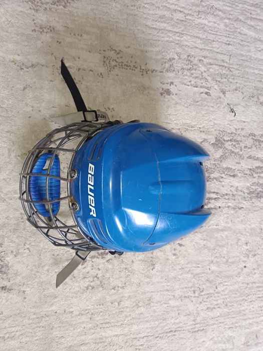 СРОЧНО шлем и коньки