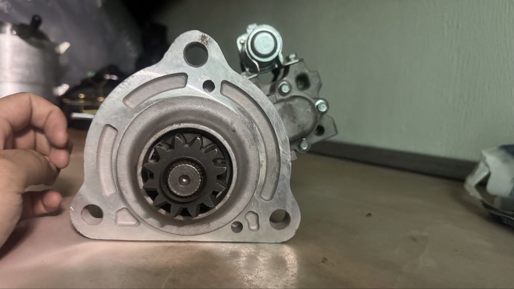 Продается Стартер Volvo,24 V