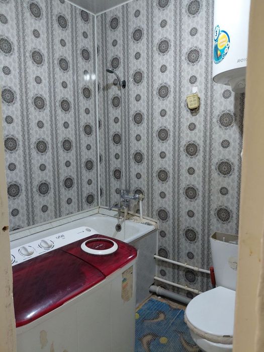 Сдается 1 ком кв в Чирчике 1 мкн 3 этаж на актибре