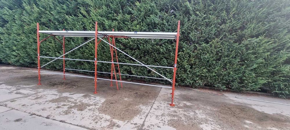 Schela metalica noua si accesori cu pasul de 1,8 m