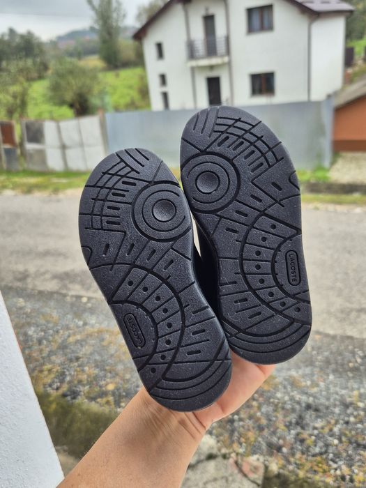 Pantofi sport negri,marca Lacoste mărimea 24 Noi in cutie!