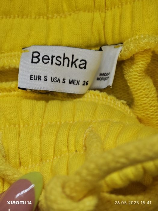 Нови долнища Bershka