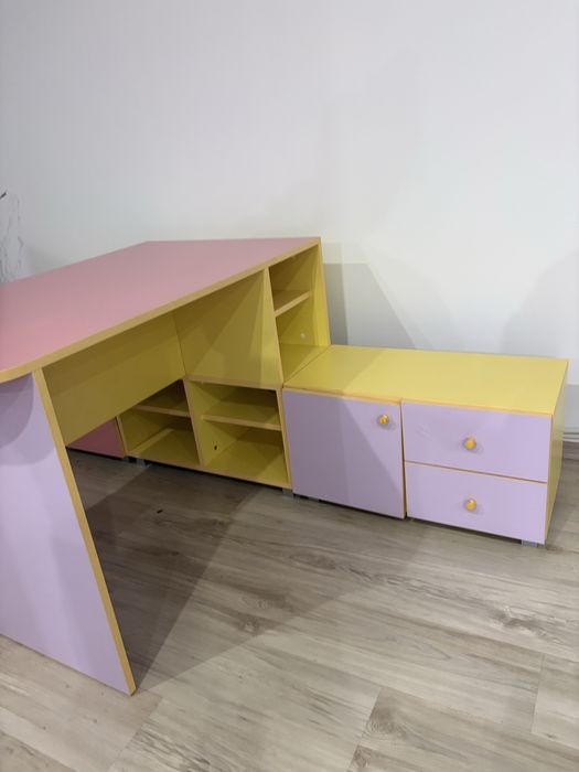 Детско бюро с две шкафчета