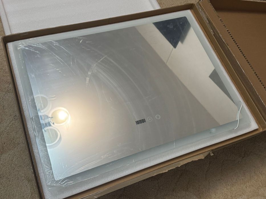 Oglindă LED baie cu touch și dezaburire, design modern – nouă