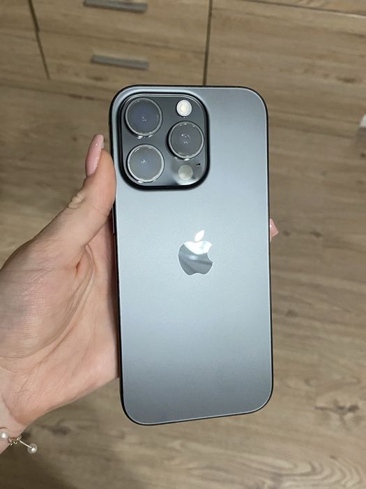Продам Айфон 16 pro