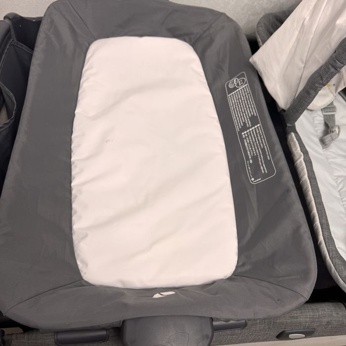 Продаю манеж Joie в отличном состоянии