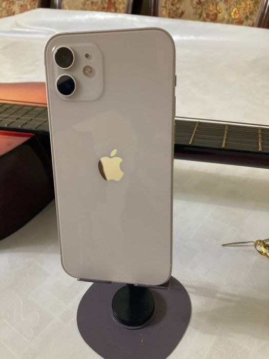 Айфон 12 в идеальном состоянии