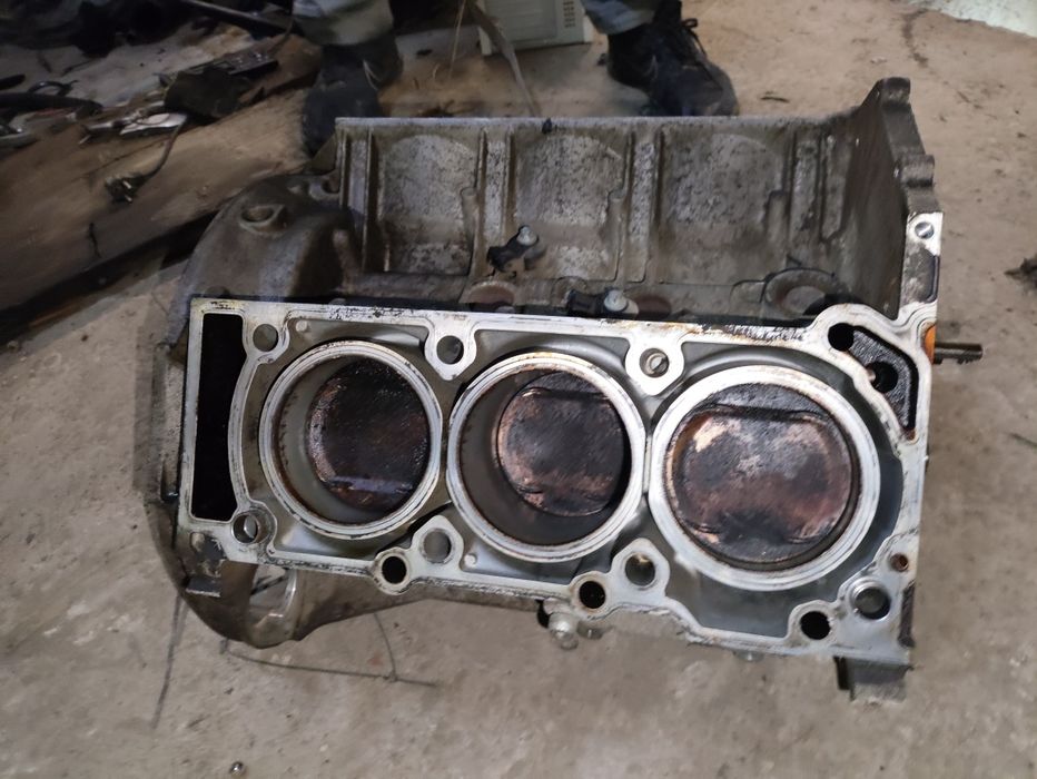 Запчасти Мерседес.