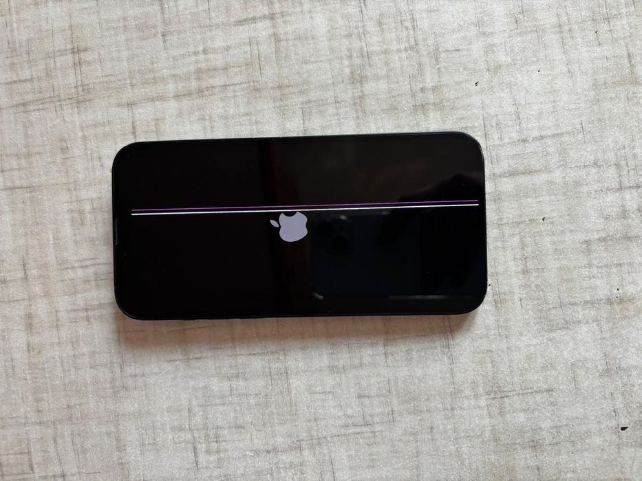 Продам телефон Айфон 14+