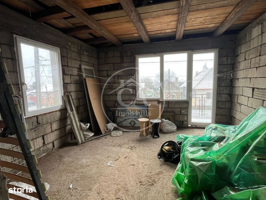 Casa de vanzare D+P+E+M cu 5 camere în Livada De Bihor
